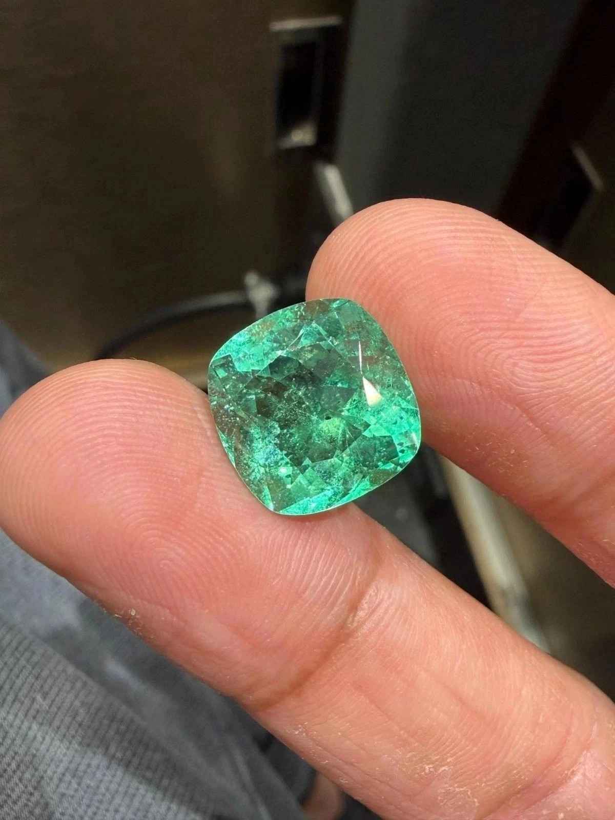 100% Natural 5 Ct Colombian Green Emerald Certified Cushion Cut Loose Gemstone