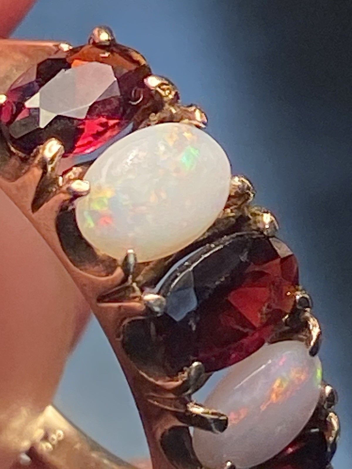 Vintage UK 1976 W&G 9ct Gold Garnet Opal 5 Stone Ring Size P 2.6g