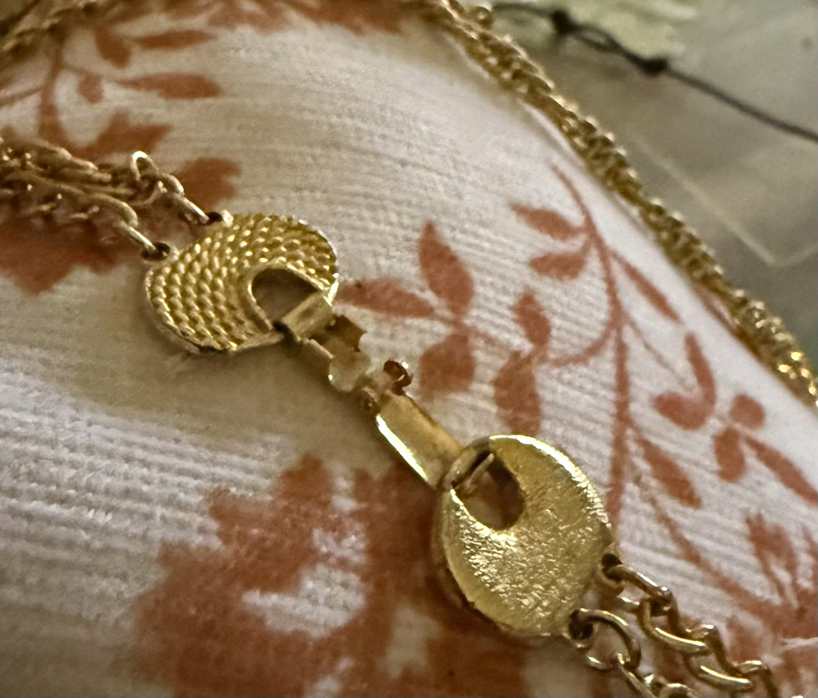 Vintage Gold Tone Curb Link Chain Necklace with a 4 Inch Long Cross Pendant
