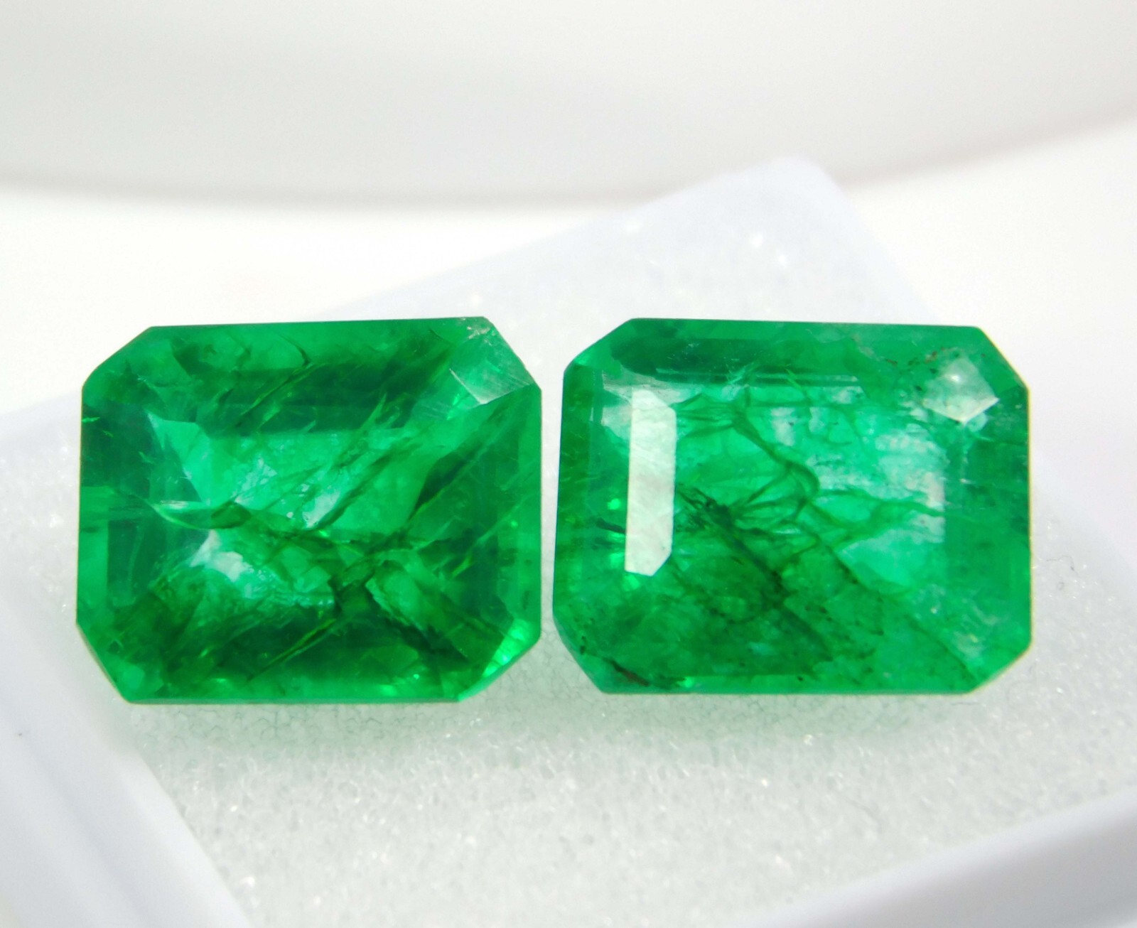 Natural Colombian Green Emerald 12.70 Ct Emerald Cut Certified Loose Gems (Pair)