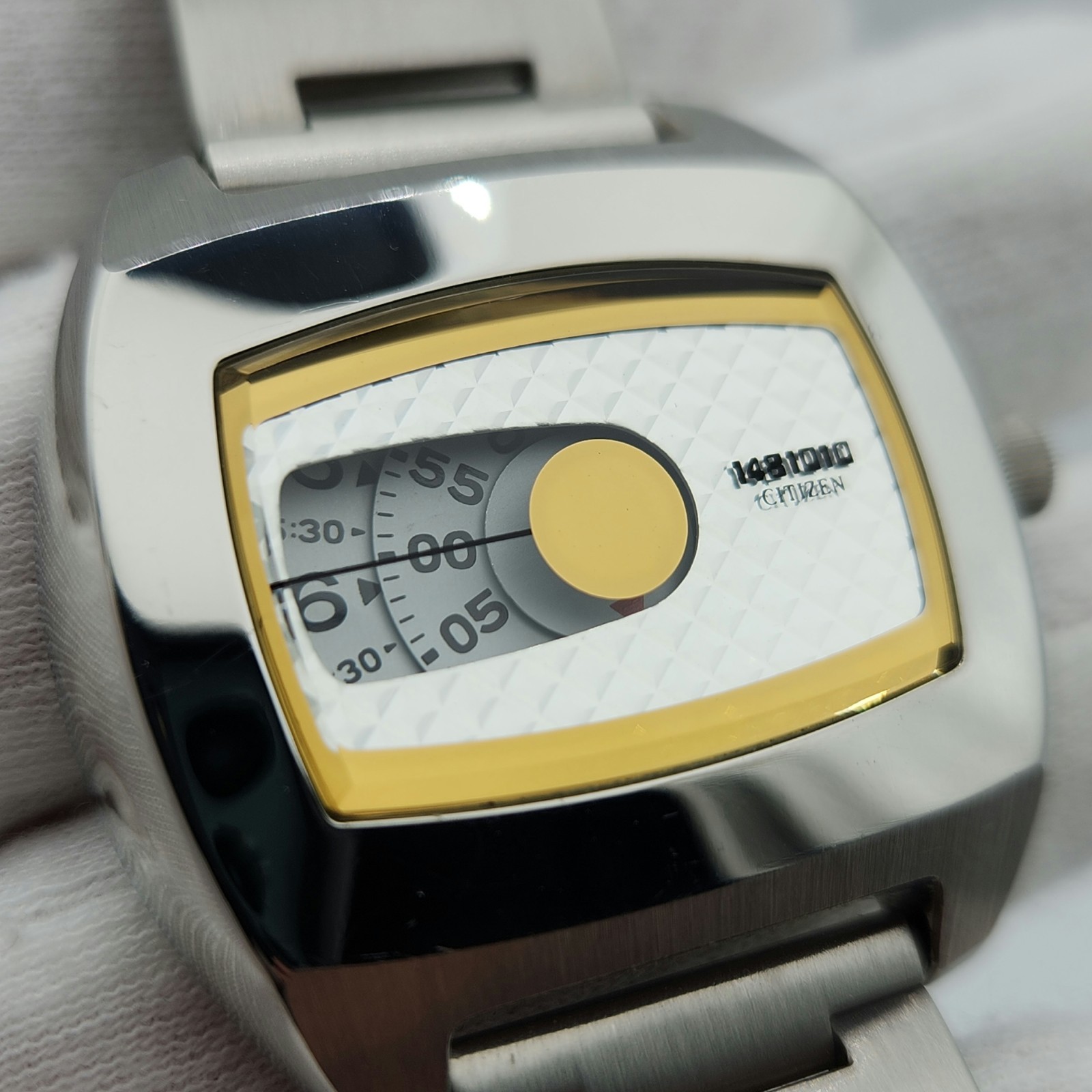 Citizen 1481010 Men’s Vintage Jump Hour Quartz Watch – FOR PARTS / REPAIR
