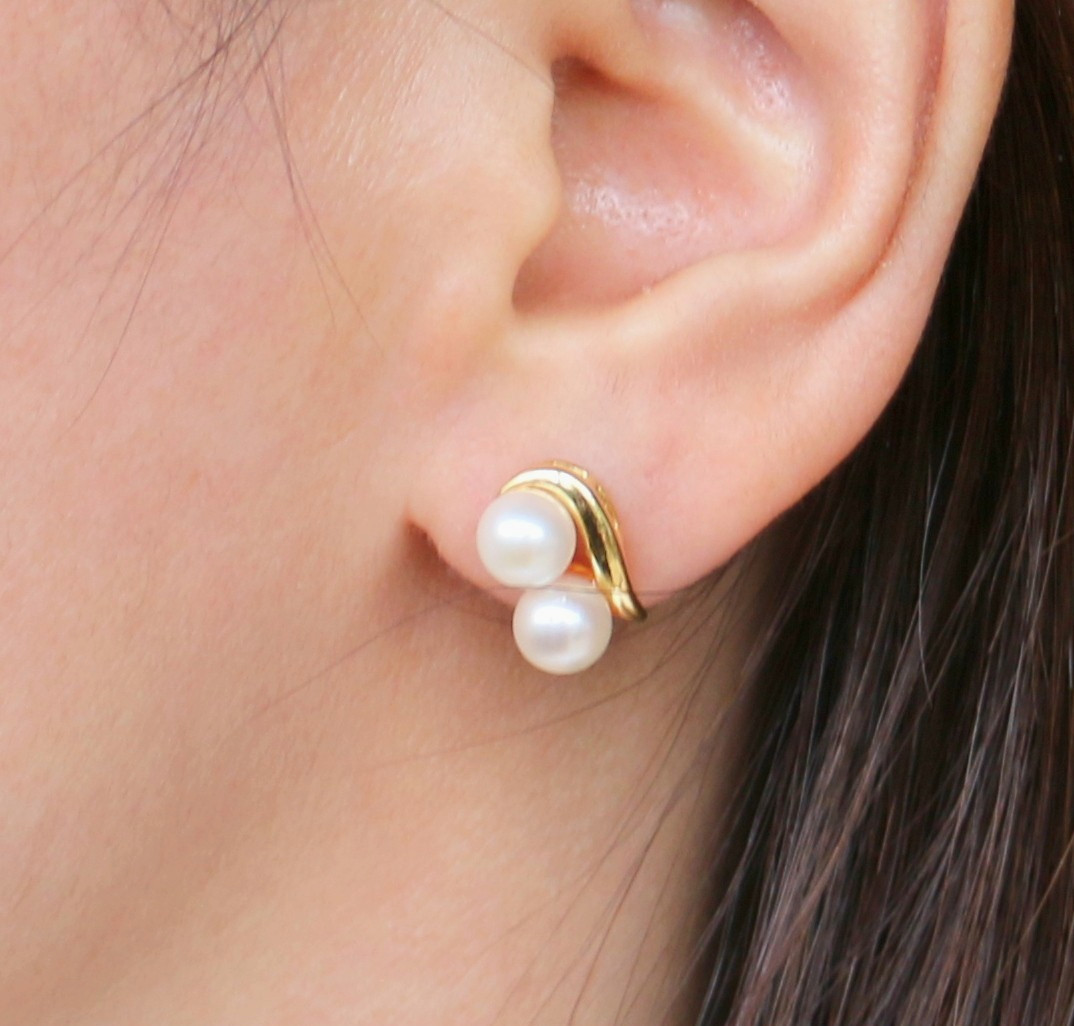 Vintage 18K Yellow Gold 6mm Double Akoya Pearl Stud Earrings 3.91g