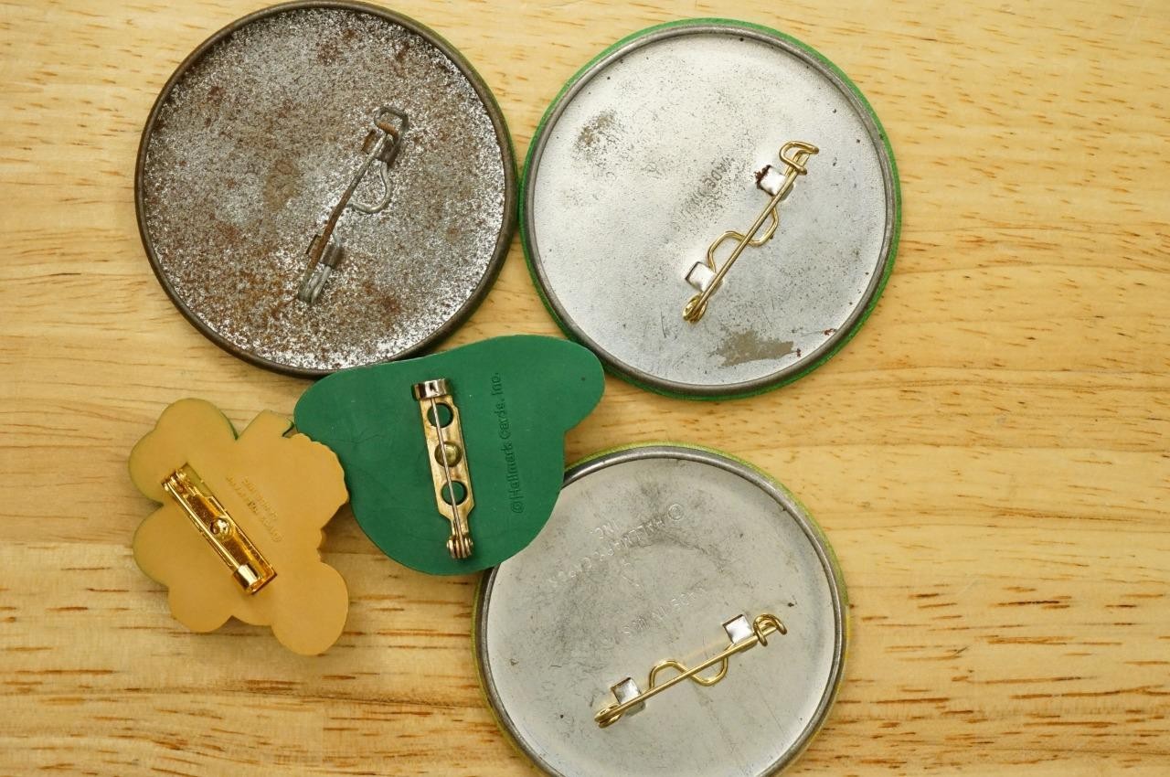 Vintage Lot Pinback Buttons St Patricks Day Hallmark Holiday Irish Shamrocks