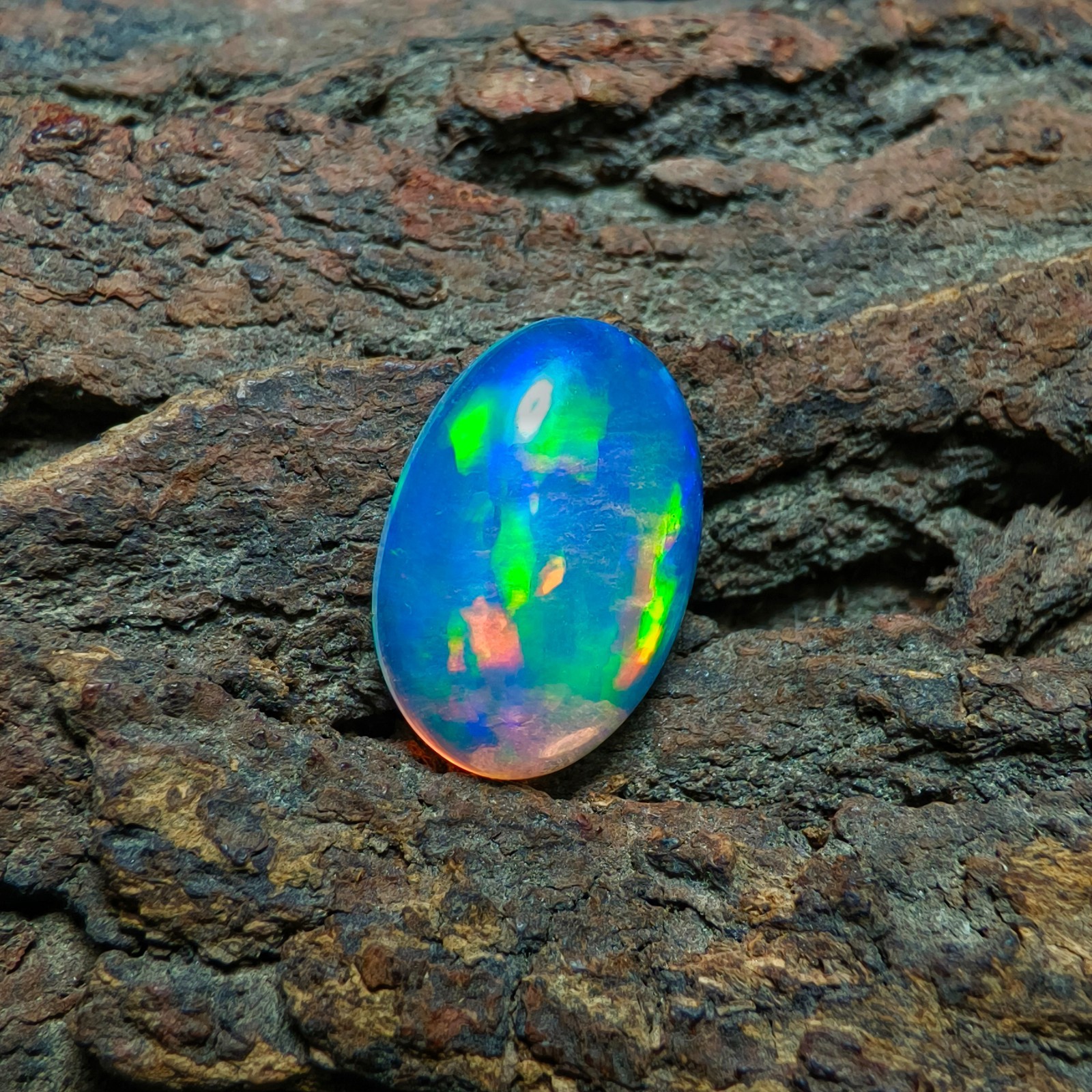 4.70 Ct Opal Rainbow Fire Natural Ethiopian White Loose Opal Gemstone 16x11x5 MM