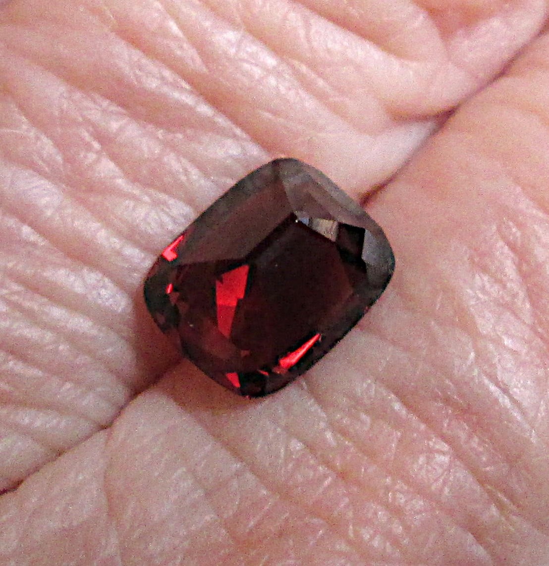 STRIKING 2.56 CT NATURAL NOBEL RED SPINEL FACETED CUSHION CUT MYANMAR