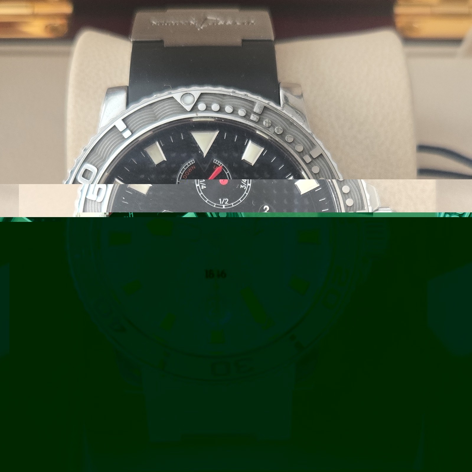 Ulysse Nardin Marine Diver 44mm Black Dial Auto Date 200m Rubber Strap