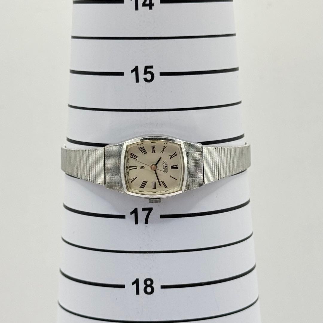 Excellent condition working item CITIZEN quartz new battery silver square bracel