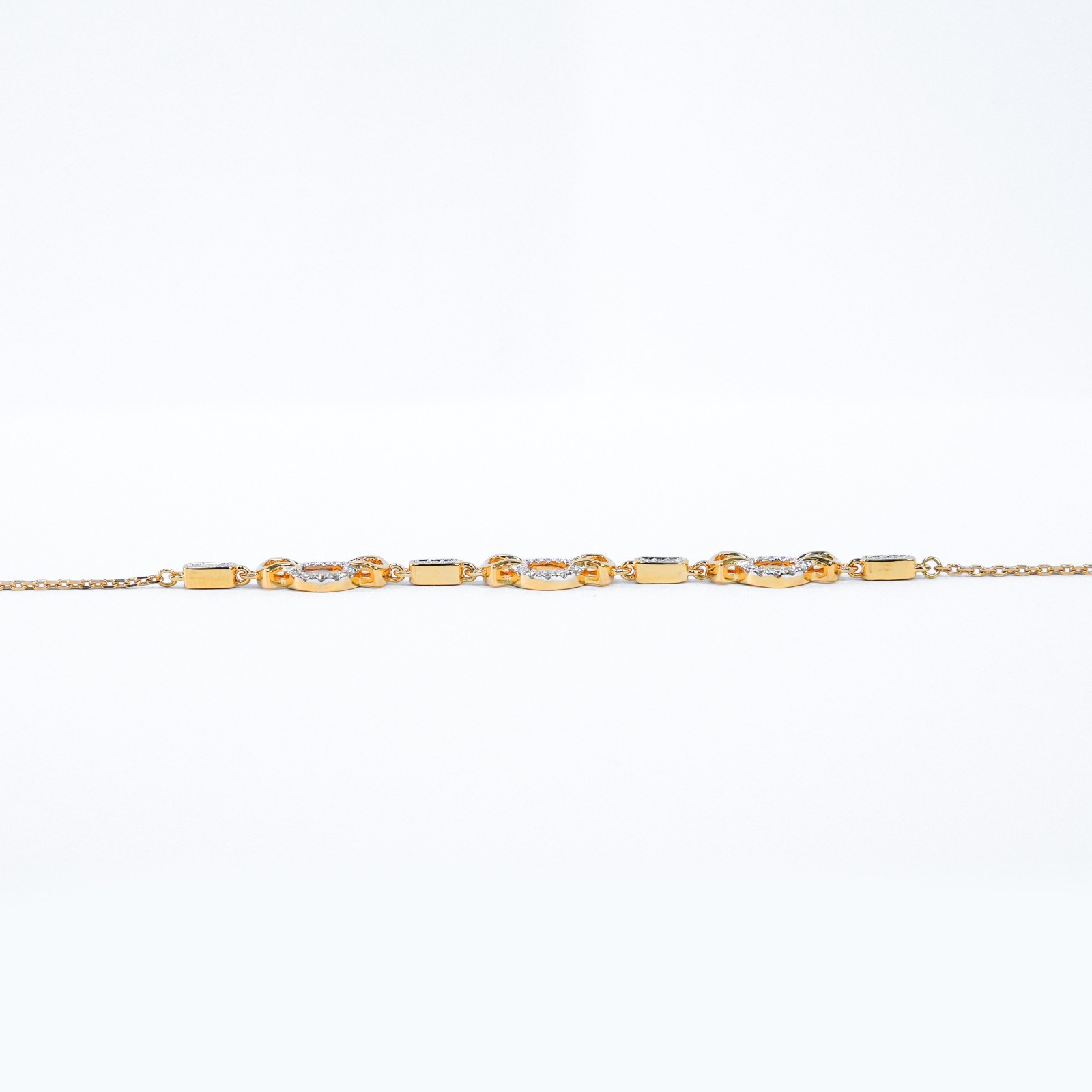 18 KARAT DIAMOND BRACELET | NATURAL DIAMOND | LIGHTWEIGHT | IGI CERTIFIED