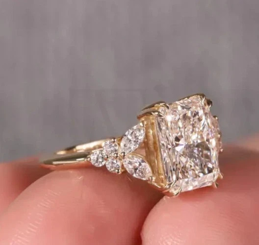 2.80 Ct IGI Radiant VS1 Lab Grown Diamond Women Engagement Ring 14K Yellow Gold