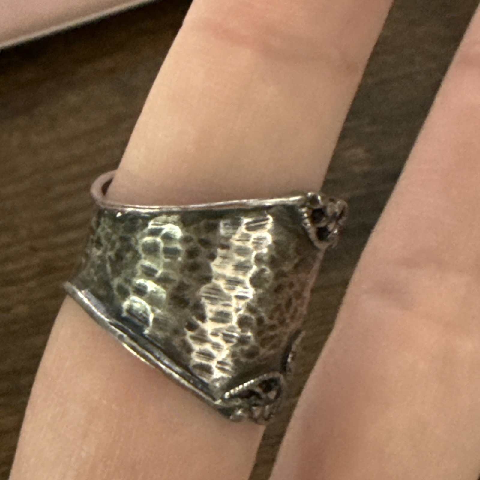 PZ PAZ Israel 925 Sterling Silver Hammered Scroll Work Cigar Band Ring Size 8.25