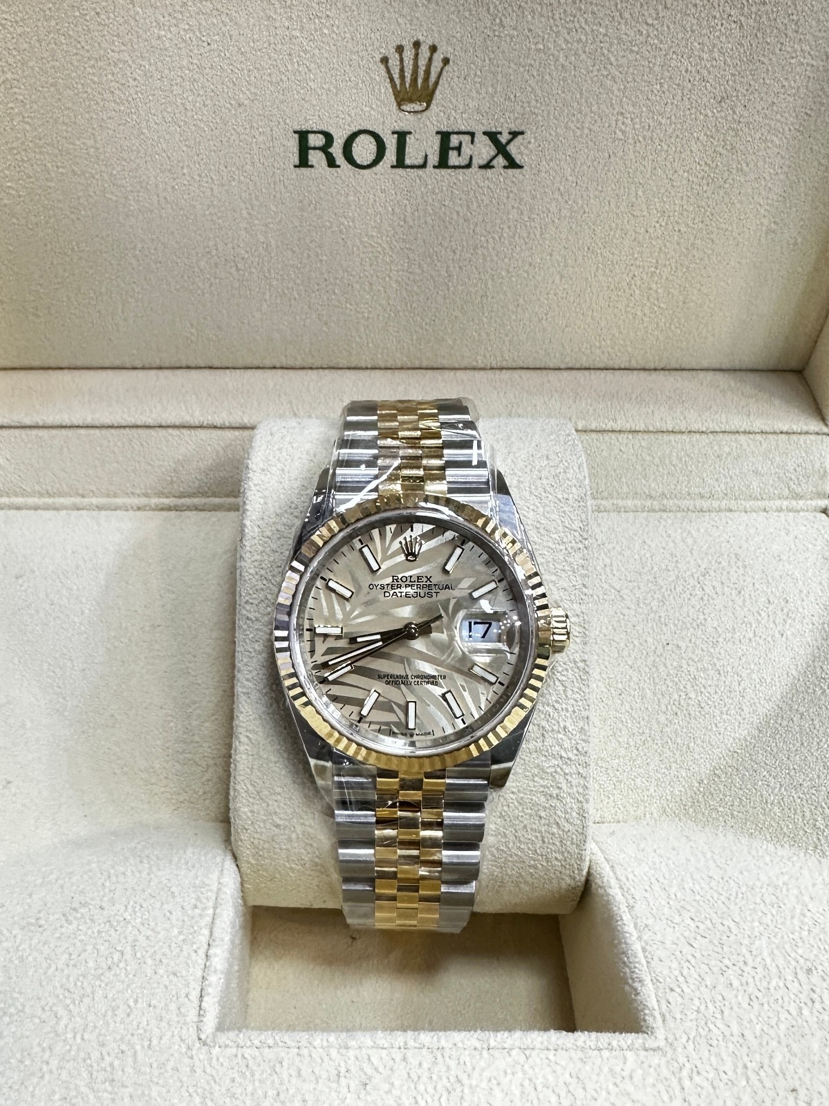 2023 | Rolex Datejust 36 | 126233 | Palm Dial | Jubilee | Fluted | Box & Papers.
