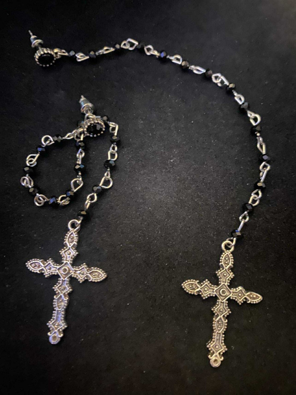 Gothic Cross Rosary Chain Earrings – Vintage Black Beaded Dangle Drop