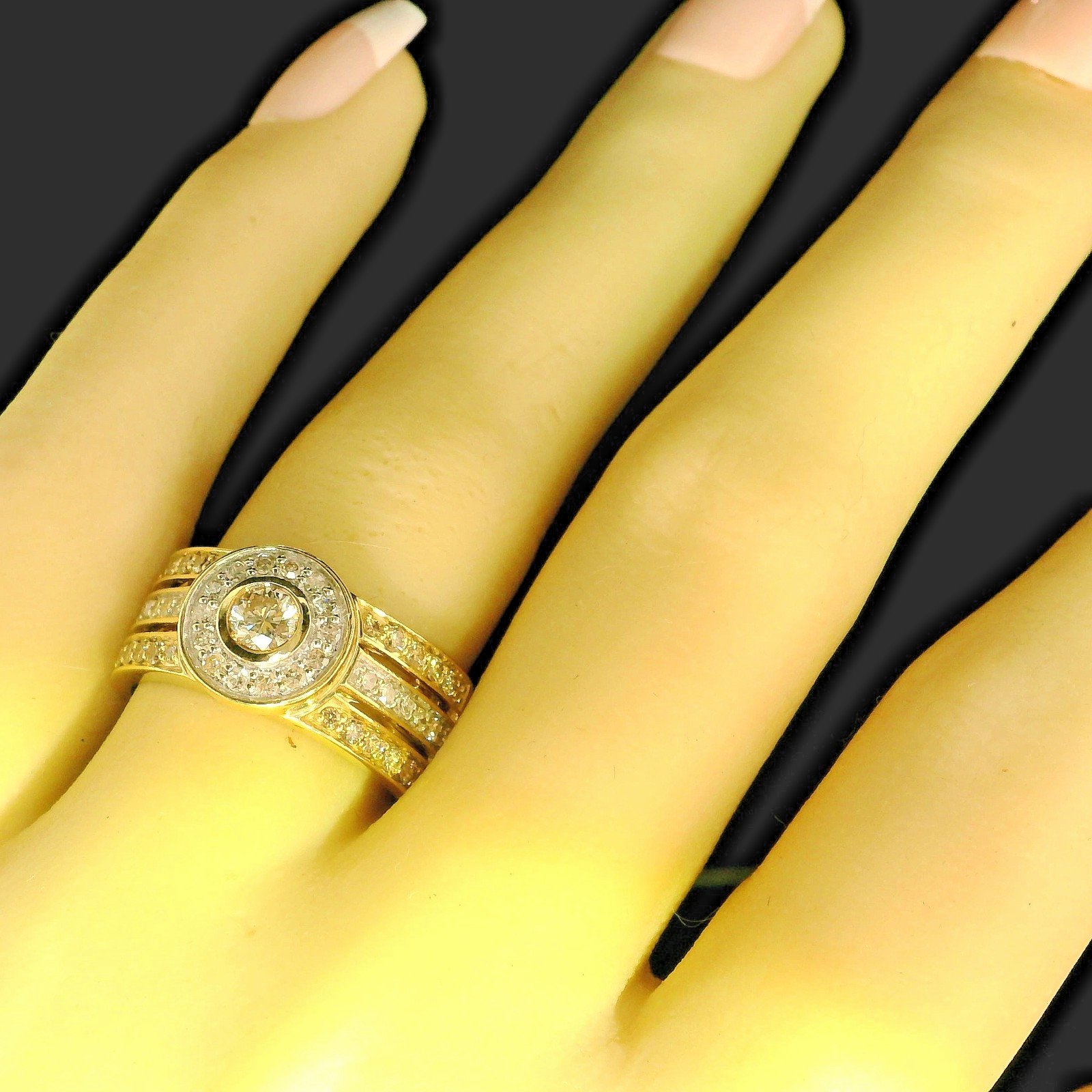 Elegant 9ct Yellow Gold Diamond Ring Multi Cut Shoulders 6.8g Size O