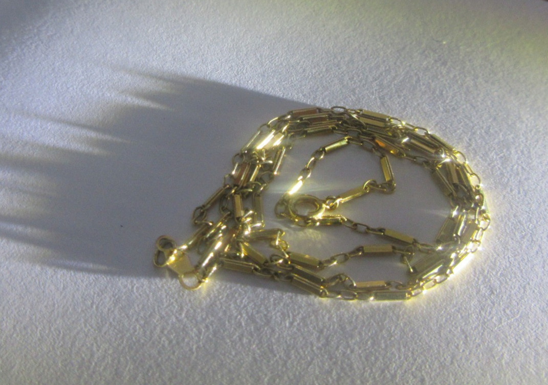 Vintage 14k Gold Chain Necklace 29″ long, 2.80 grams, very fine