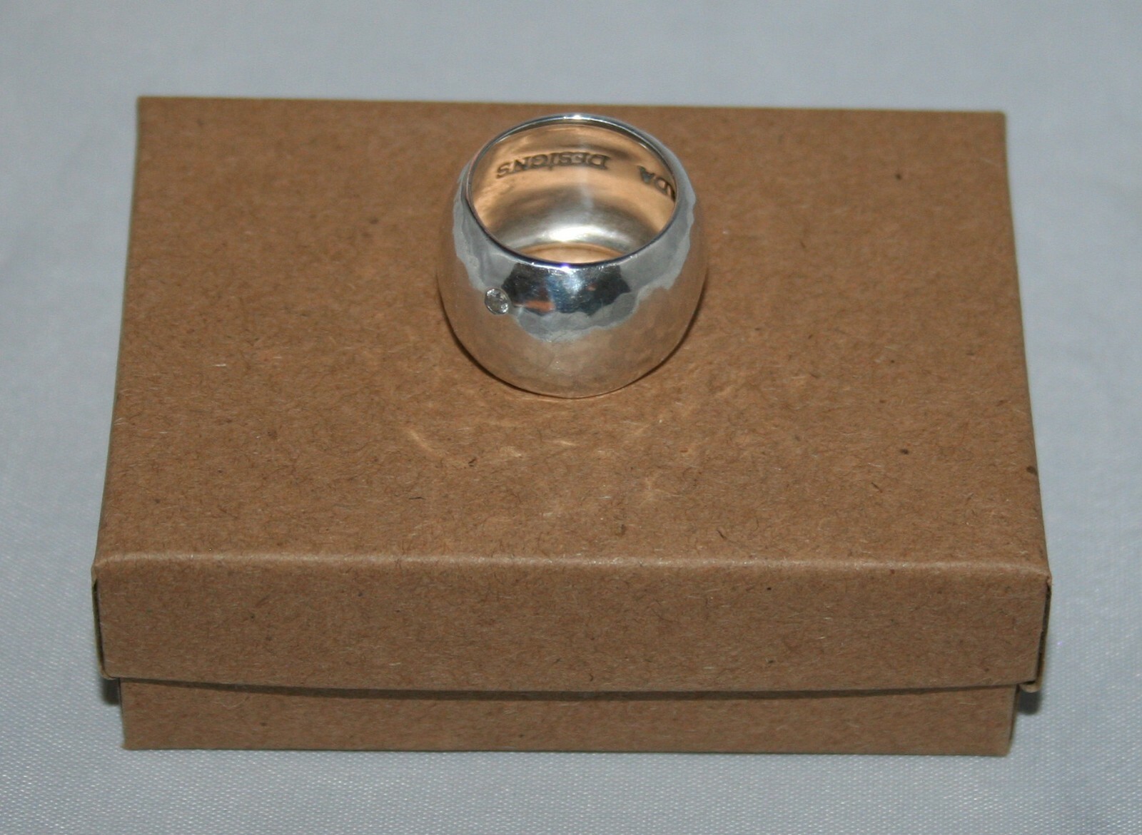 Silpada Sterling Silver Hammered “Bright Spot” CZ Wide Band Ring Size 7 R2934