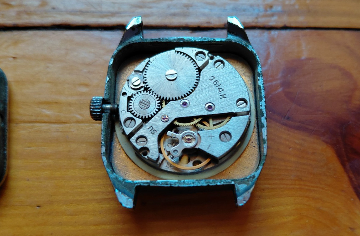 Vintage Soviet watch Raketa with caliber 2614.N USSR. date indicator. 19 jewels