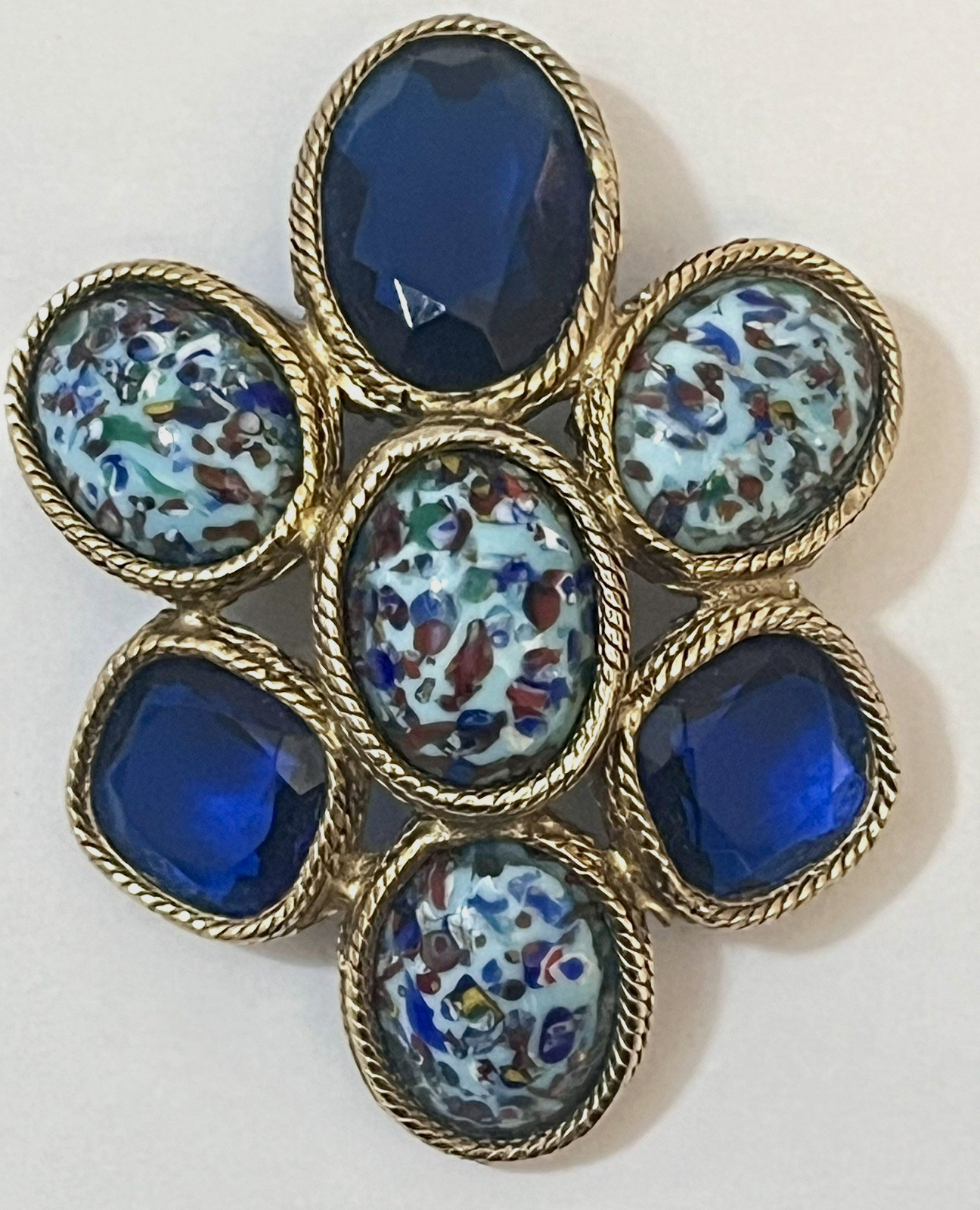 Domed Cabochon Brooch Swirled Speckled Glass Vintage Not Signed Estate Jewelry
