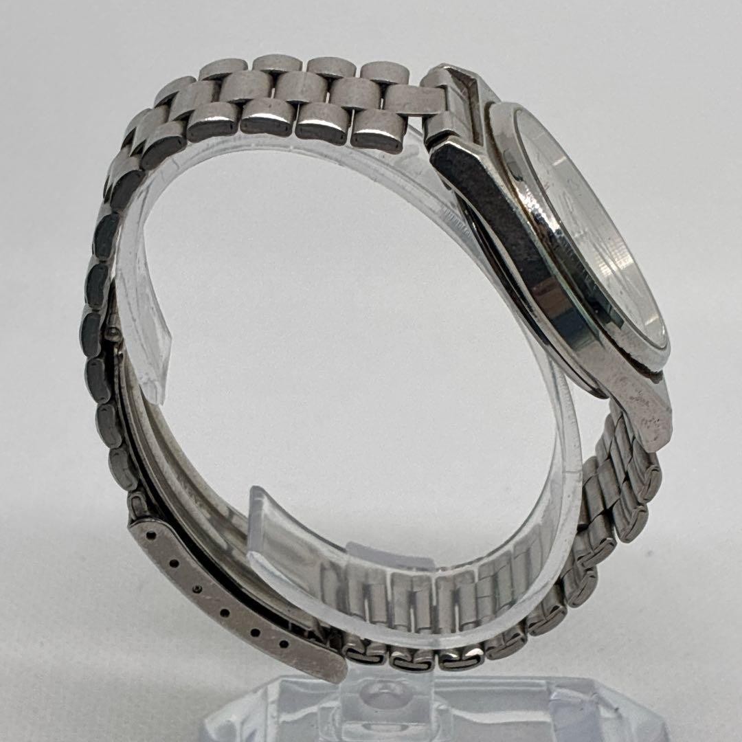 Excellent condition, fully functional Seiko men’s vintage silver chronograph