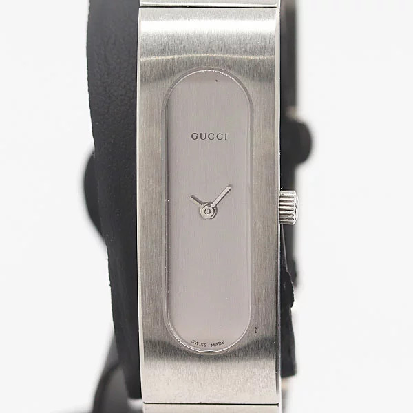 Gucci 2400S 0025991 Quartz Silver Dial Women’s Watch Used