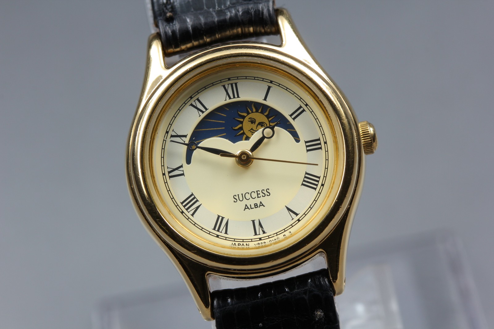 [Near MINT] SEIKO Alba V829-0090 Moon Phase Women’s Quartz Watch Vintage 1994