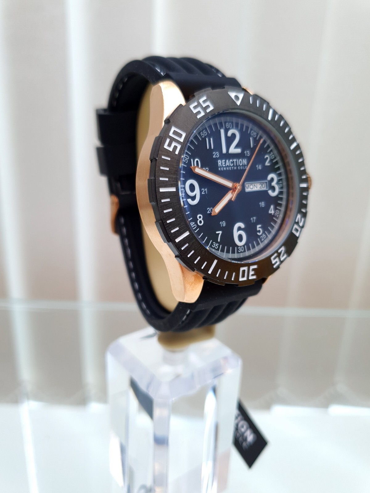 New Kenneth Cole mens watch Day&Date Easy to read black silicone. Gift for Him