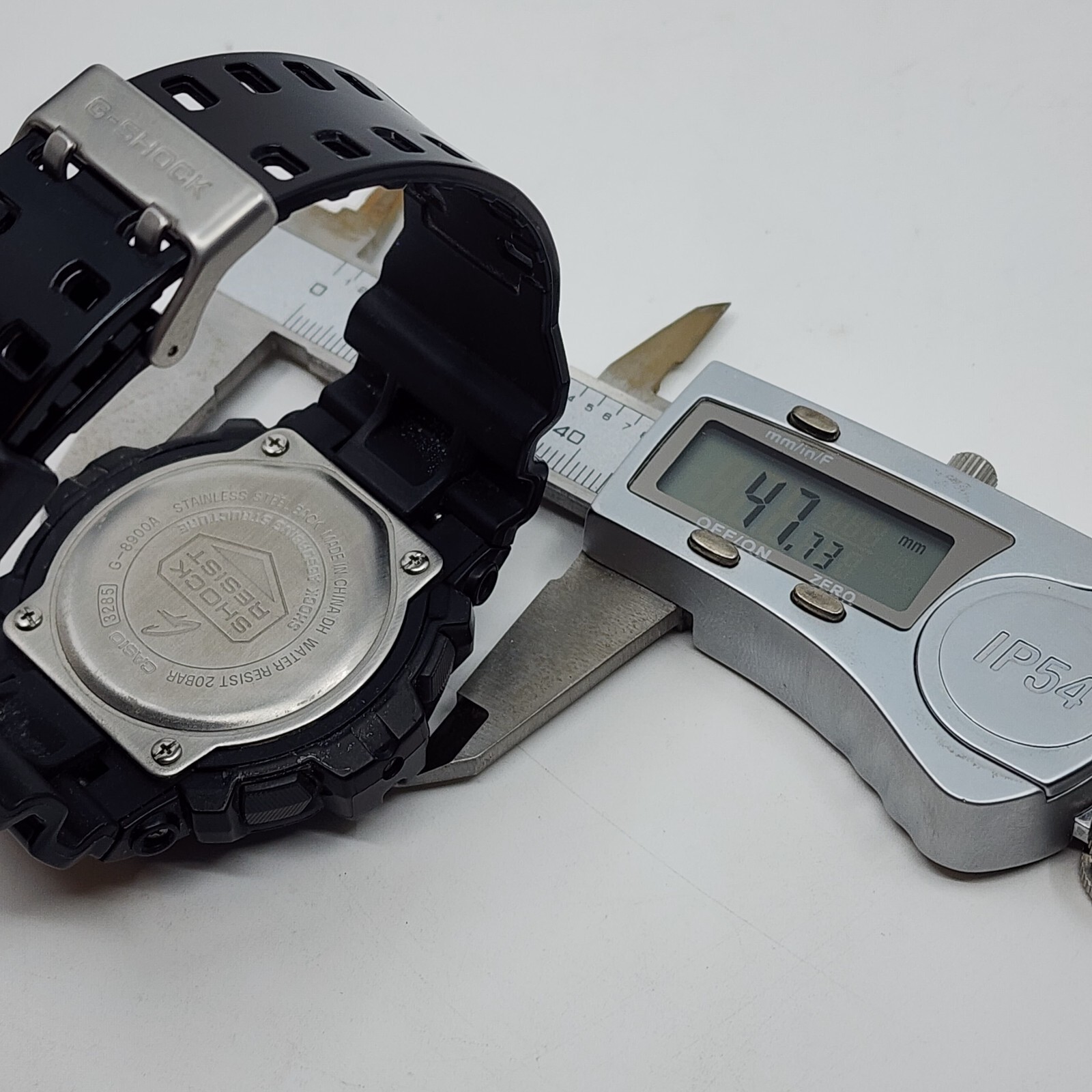 Casio G-Shock G 8900A-1. Mint condition, high quality resin band, metallic blue