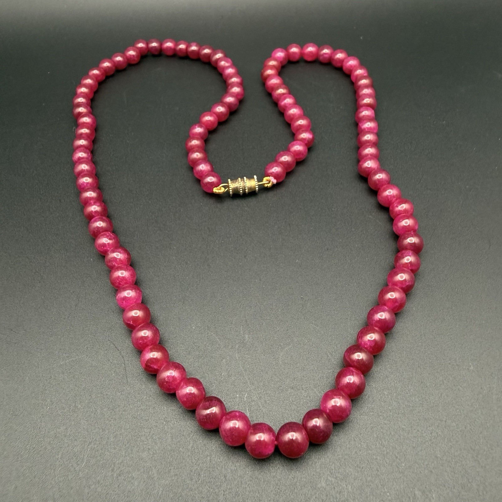 Vintage Raspberry Pink Dyed Jade Quartz Beaded Necklace Fuchsia 22″ Barrel Clasp