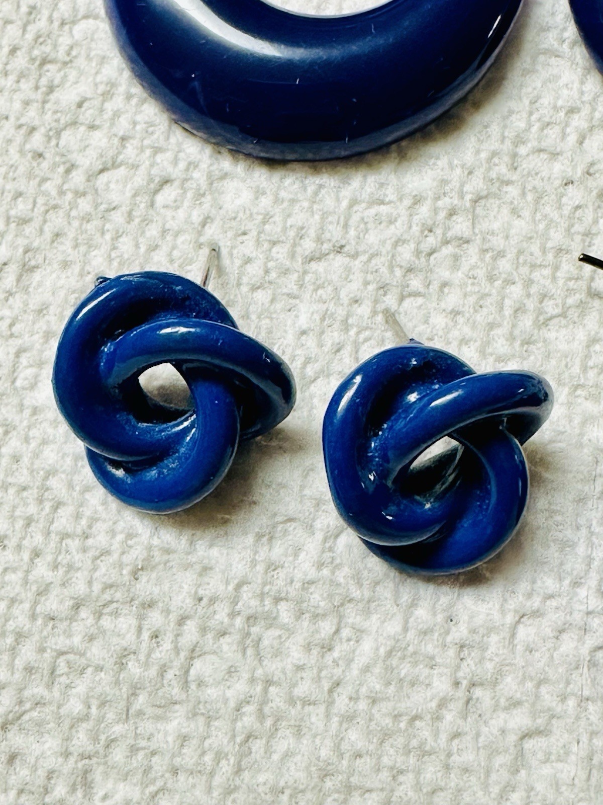 Lot of 3 Navy Blue Lucite Enamel Glass Dangle Knot Post Pierced Earrings e508