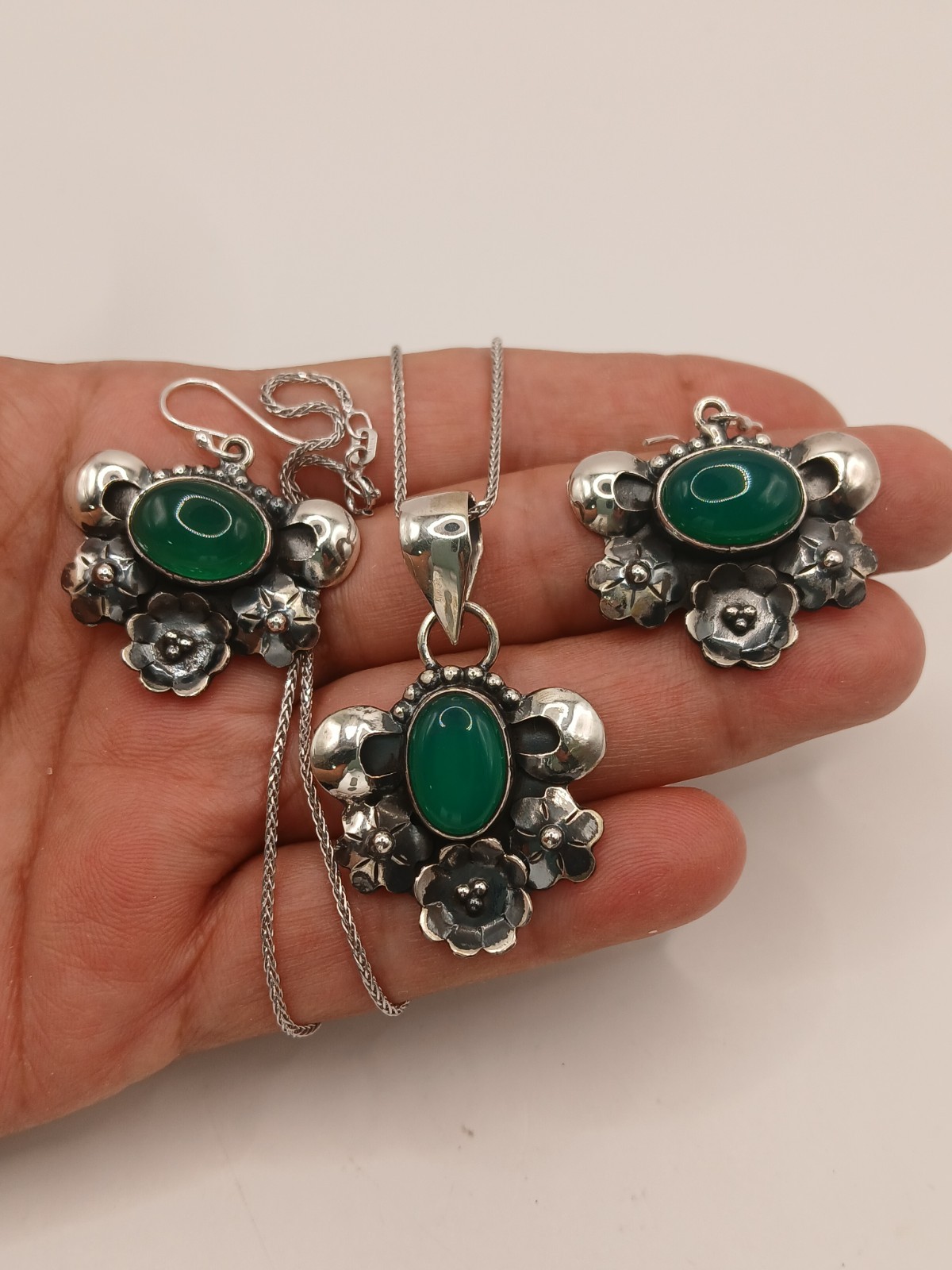 Sterling Silver 950 Green Chalcedony Floral Jewelry Set Necklace & Earrings