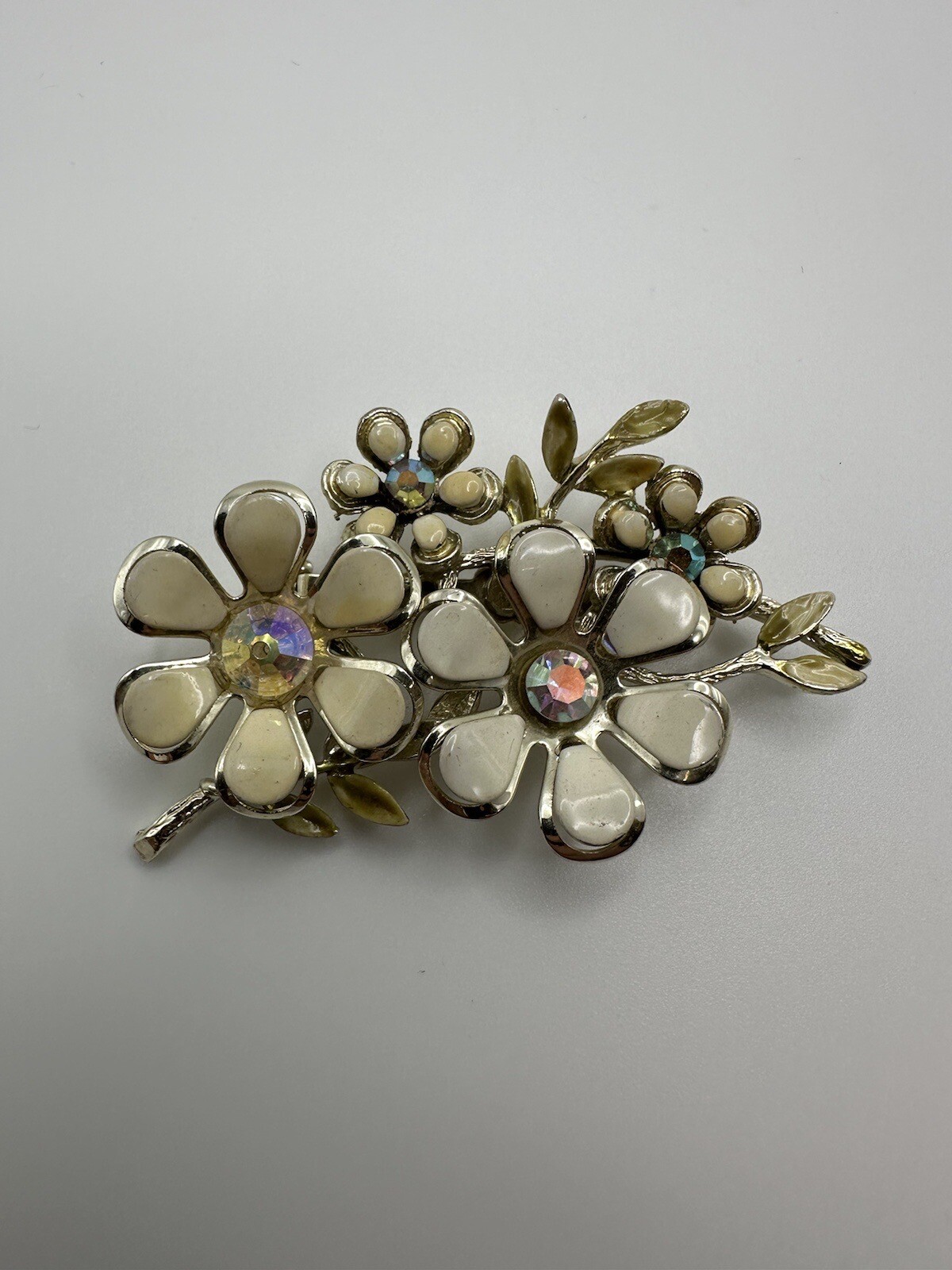 Vintage Coro Flower Brooch Green White Iridescent Excellent Condition 6.6cm BB11