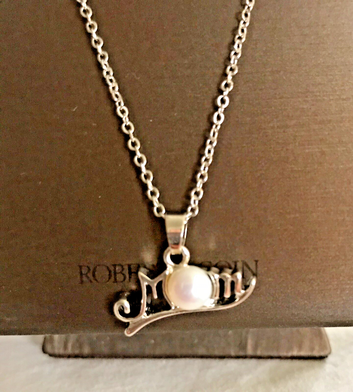 NEW SILVER TONE “MOM” WITH PEARL 7/8″ PENDANT 18″ + EXTENSION CHAIN NECKLACE