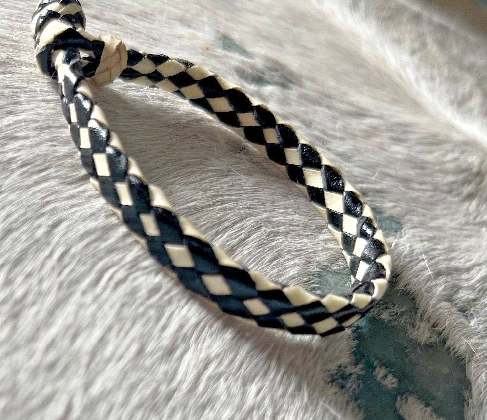 Western Mens Bracelet 7 7/8 x 3/8 in Flat Braid Leather Knot Cowgirl Blk White