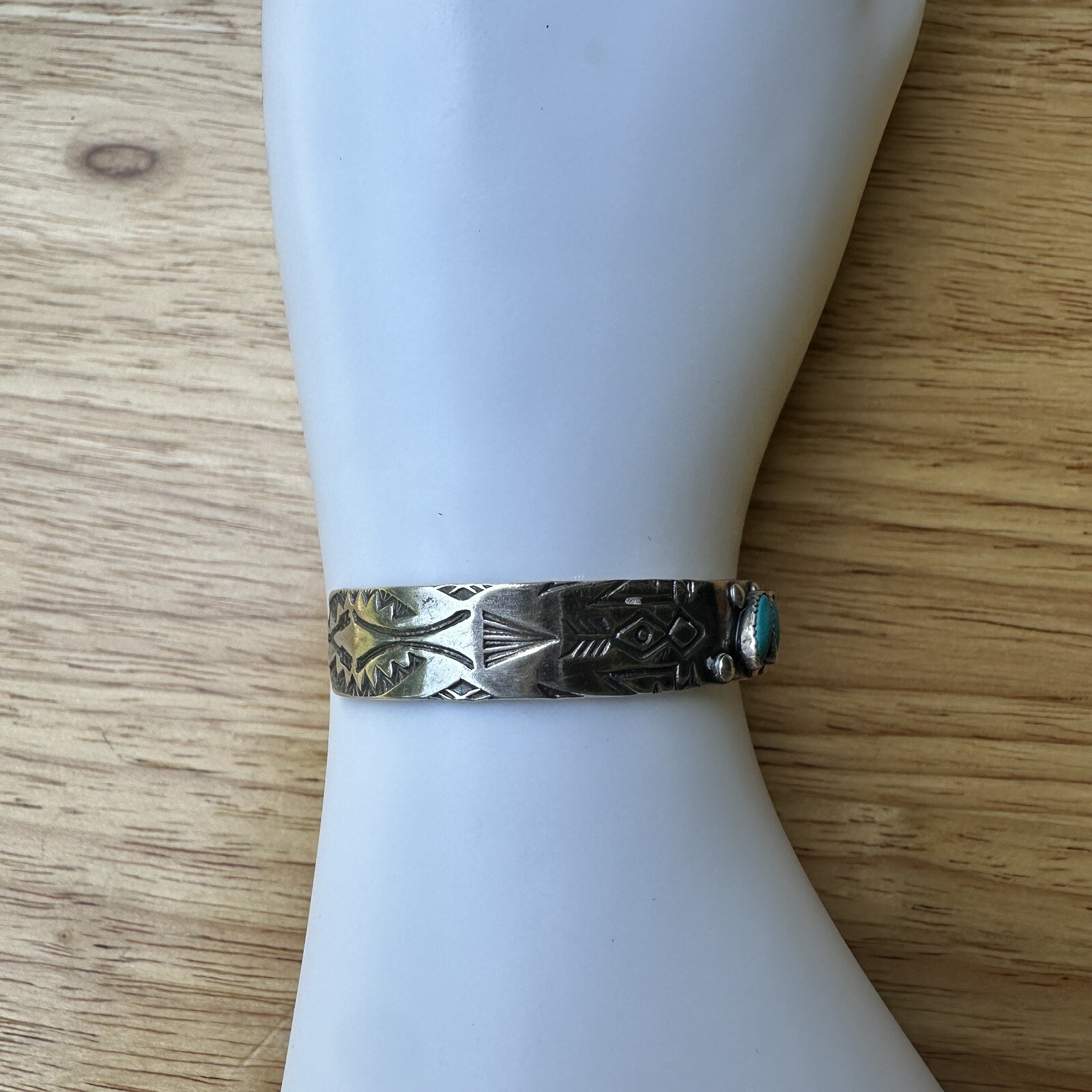 VTG Navajo Open Cuff Bracelet Size 5.75 Blue Turquoise 7 Cabs 925 Sterling 13.9g