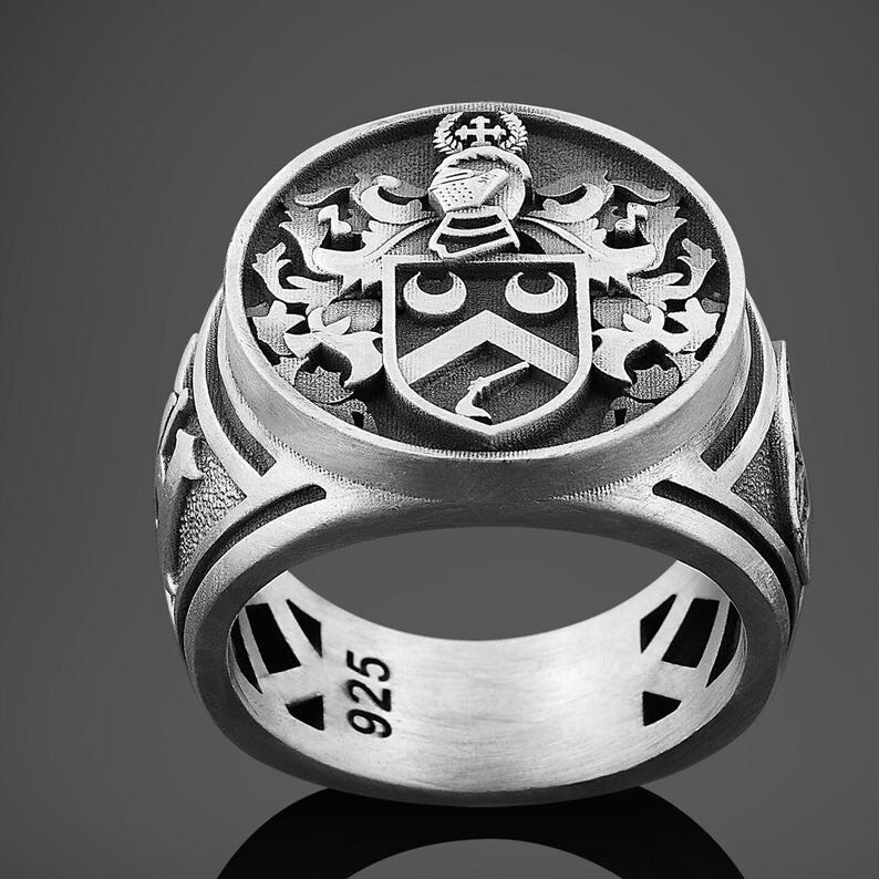 Customizable Sterling Silver Family Crest Signet Ring, Piloto Coat of Arms Ring
