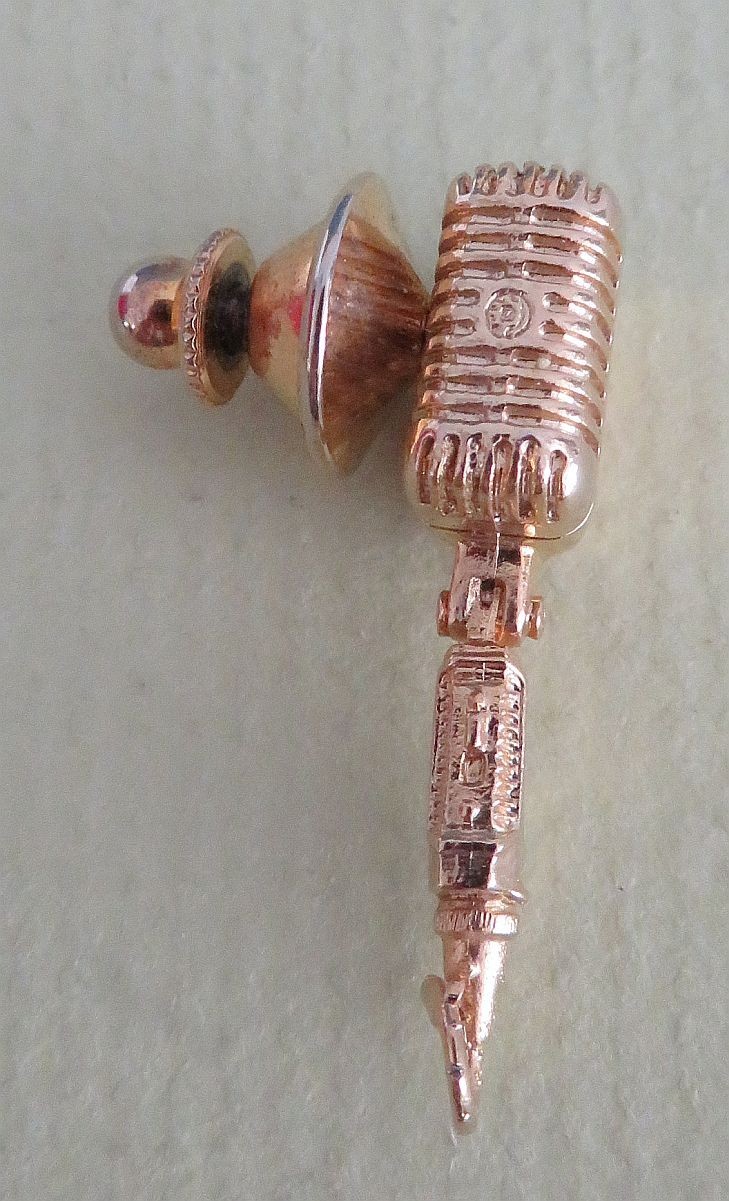 Vint SHURE 55SH Microphone Gold Finish Future Primitive Pin Music Pin Back