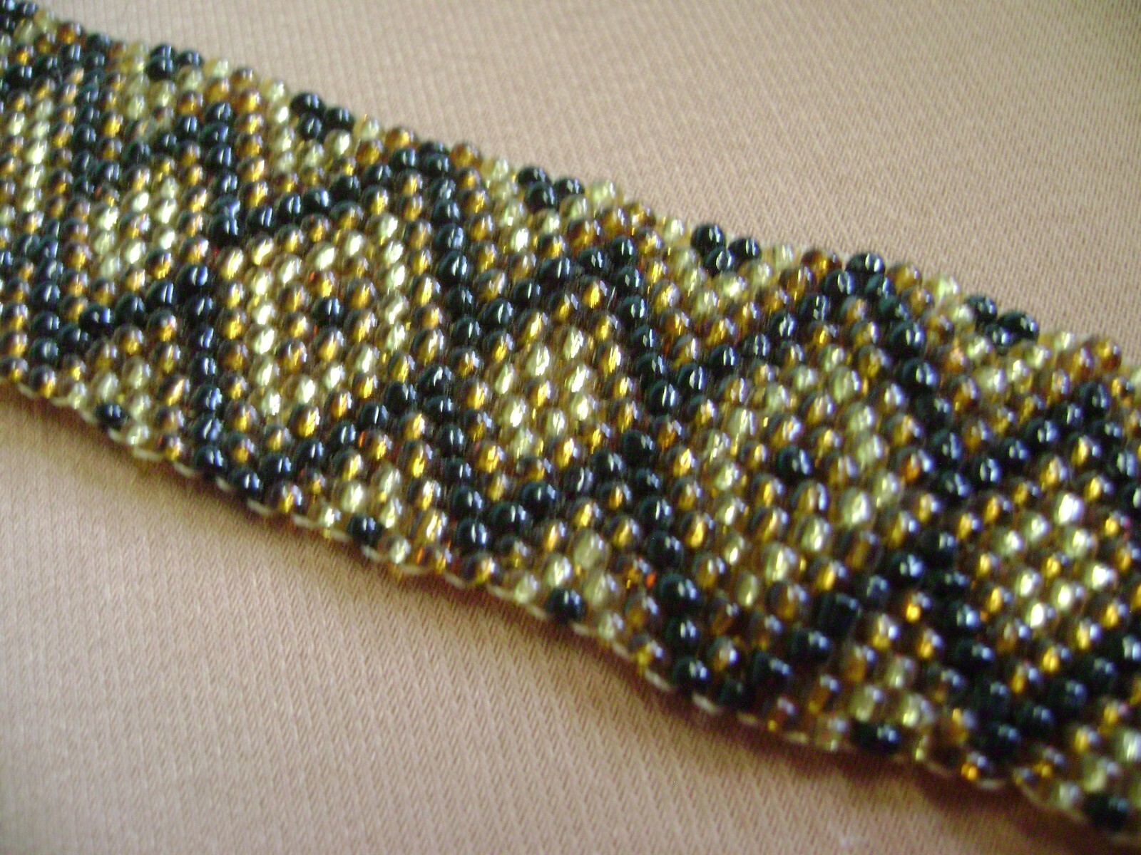 SOUTHWESTERN BOHO GLASS SEED BEADED GOLDEN BROWN BLACK 6.5″ LONG BRACELET