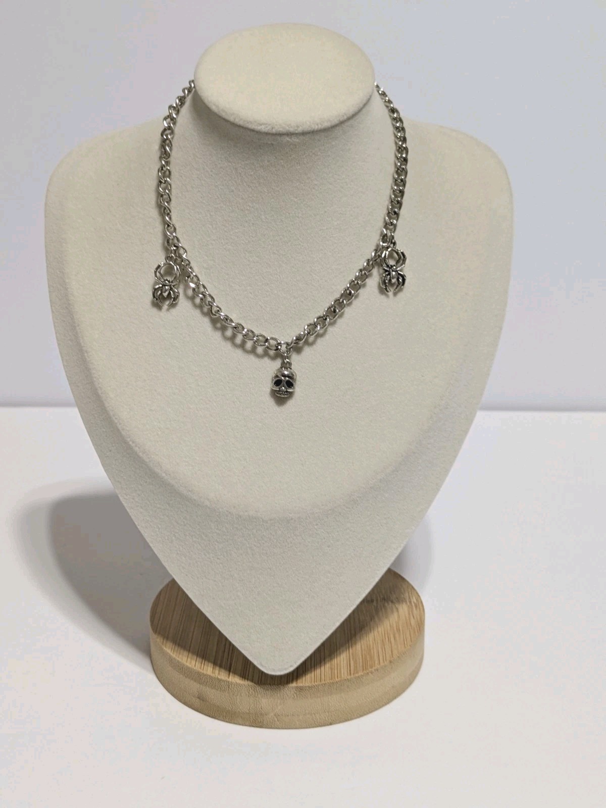 Hot Topic Silver Tone Chain Choker Necklace With Spider & Skull Charms 11″ Goth