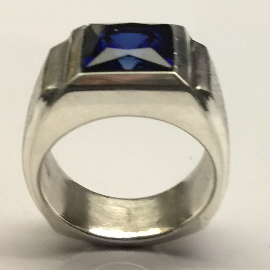 MJG STERLING SILVER MEN’S RING.10 X 10MM SQUARE FACETED LAB SAPPHIRE. SZ 10