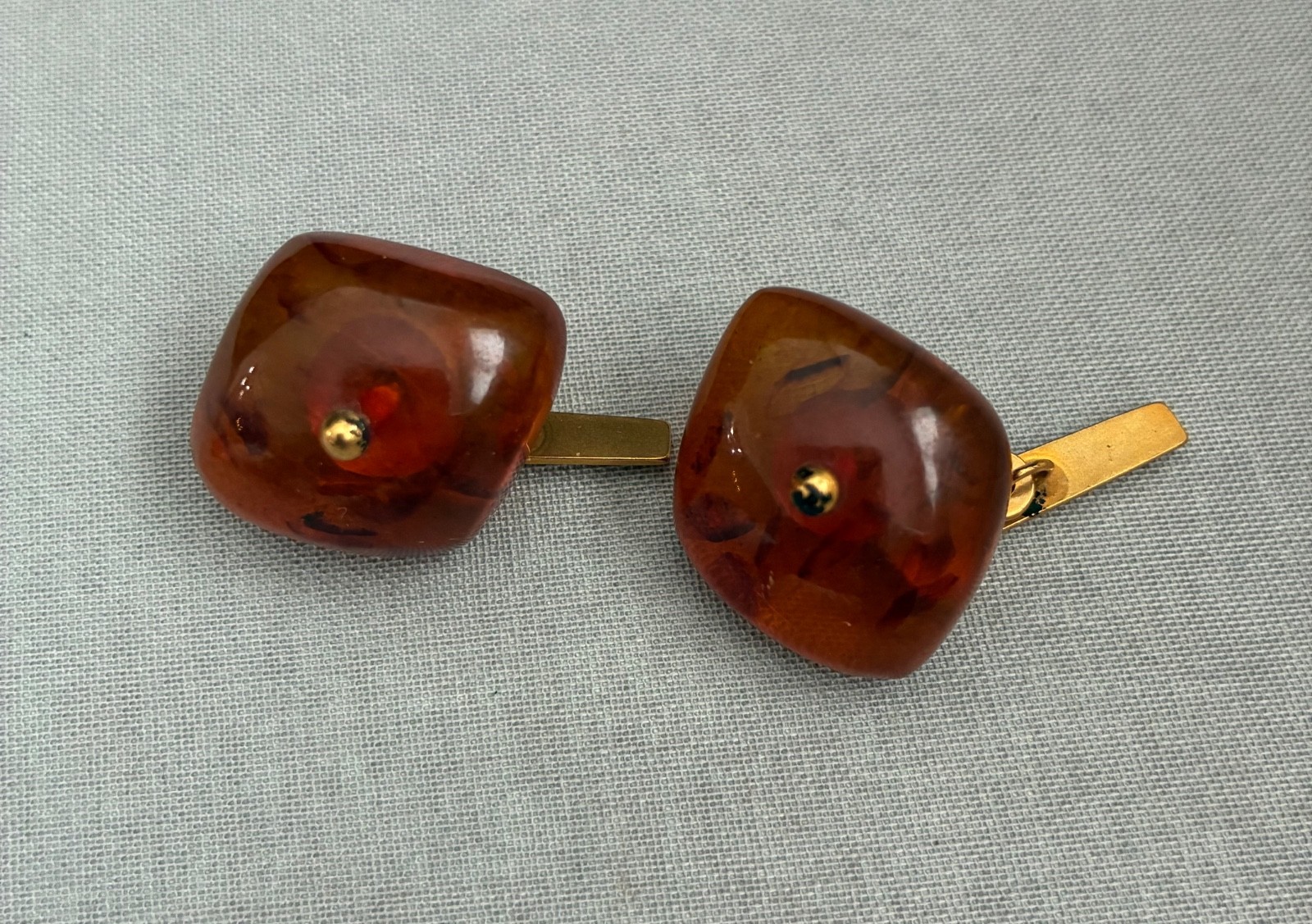 Vintage 1970s Soviet Baltic Amber Cufflinks – 3/4” Honey Amber, Gold‑Tone Metal