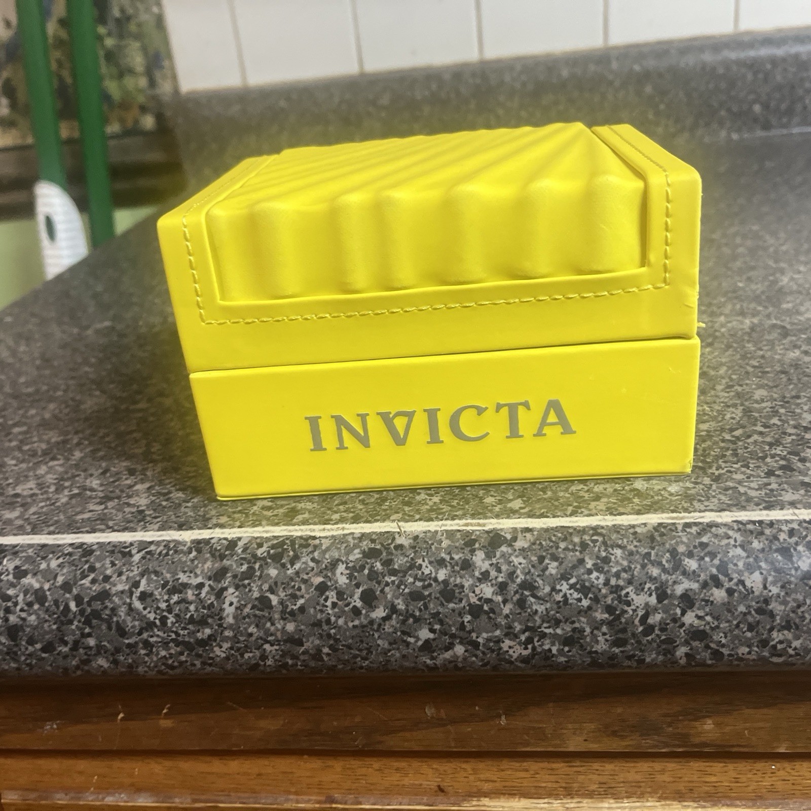 Invicta Men’s Camouflage Watch Rubber Strap Model 10453 DNA NIB w/ warranty