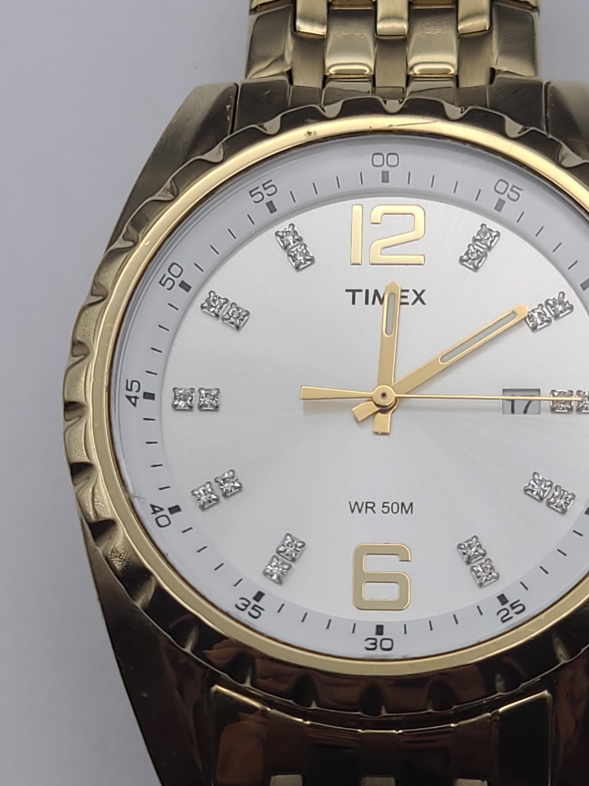Timex Classic Men’s Watch model T2P262 Gold Tone New Battery Working