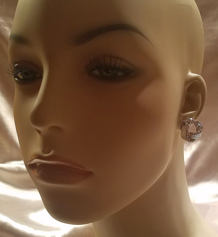 SILVER or GOLD 1″ RHINESTONE PAVE CRYSTAL LOVE ROPE KNOT BRUSHED STUD EARRINGS