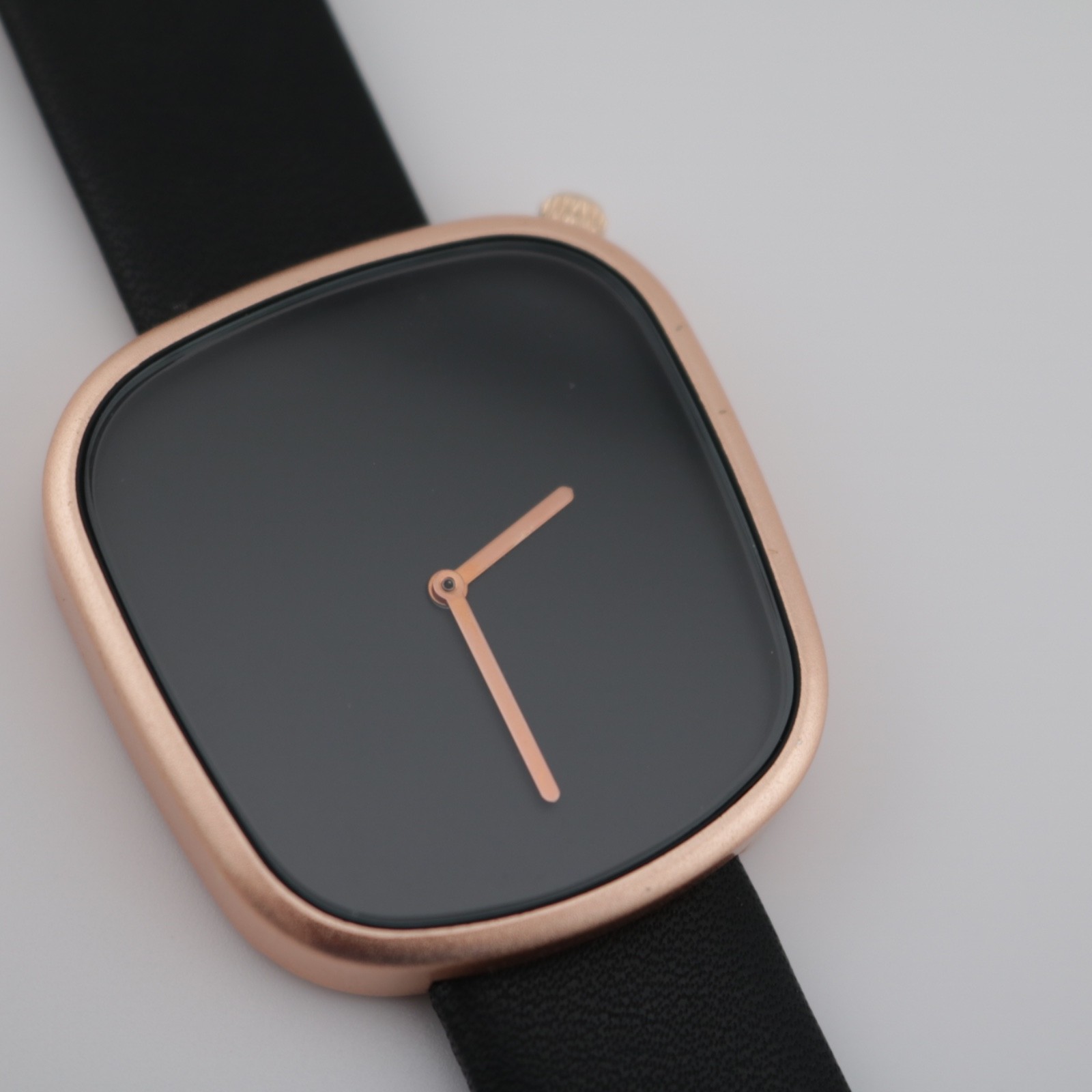 TOMI Minimalist Men’s Watch Ultra-Thin Square Dial Elegant Quartz Leather Strap