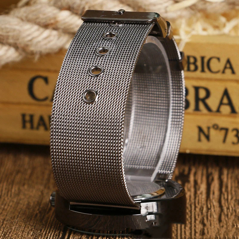 Mens Alloy Mesh Strap Wristwatch Round Dial 42mm White or Black Face Screw Crown
