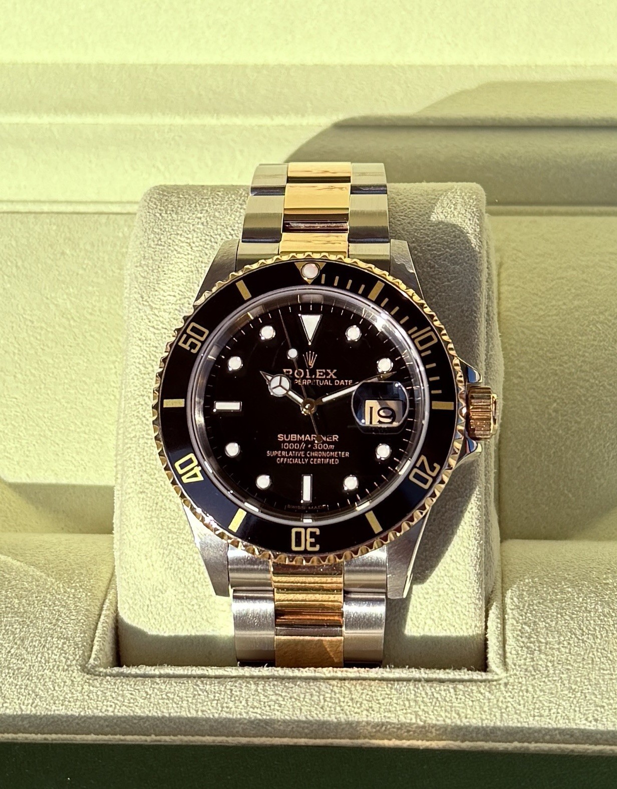1990 Rolex Submariner Date 40mm 16613 LN Black 18K Two-Tone Yellow Gold Oyster
