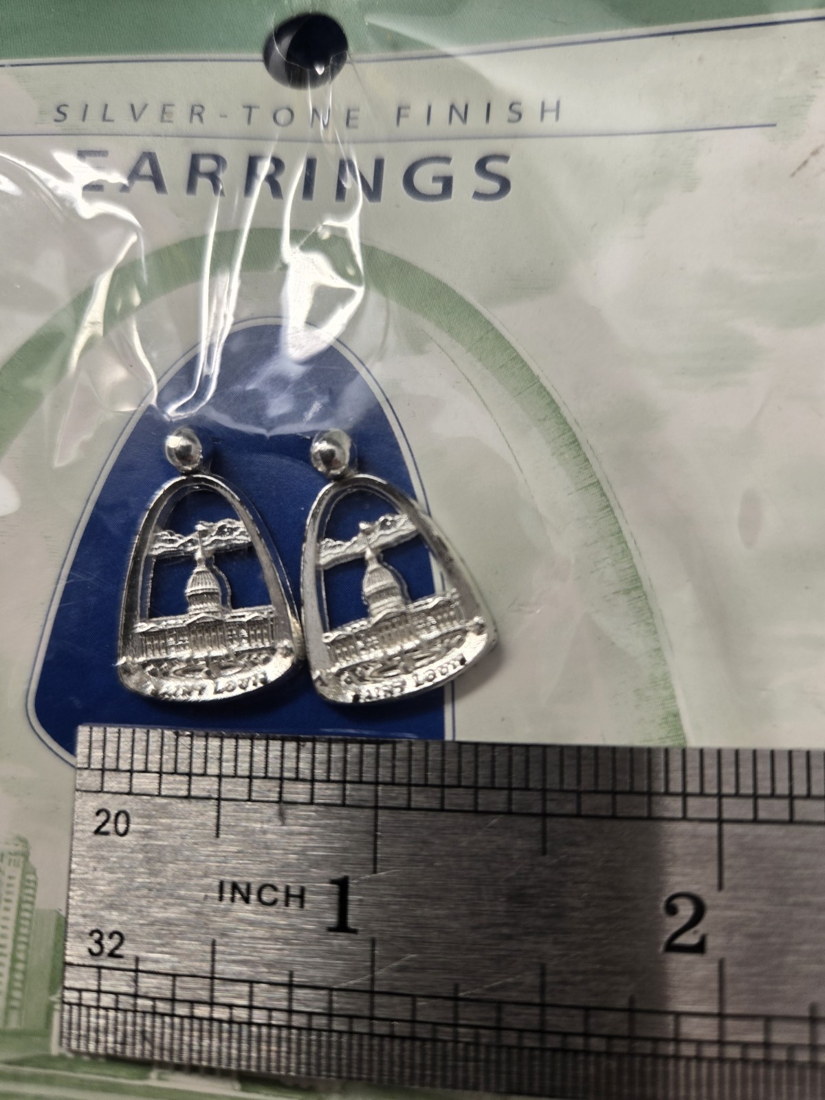 St. Louis Arch Gateway to the West Silver Tone Pierced Earrings 1993 Dma New