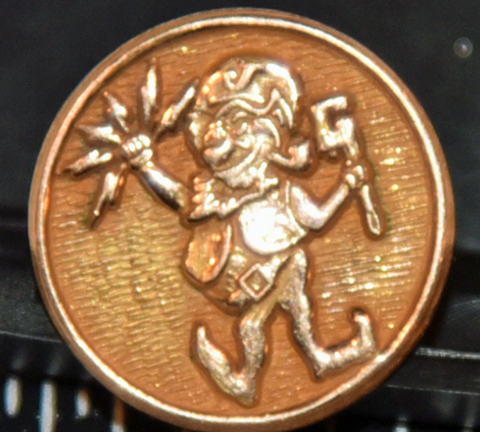 RARE 1/20 10K GF Tie Tack with Leprechaun holding lightning bolts & shillelagh