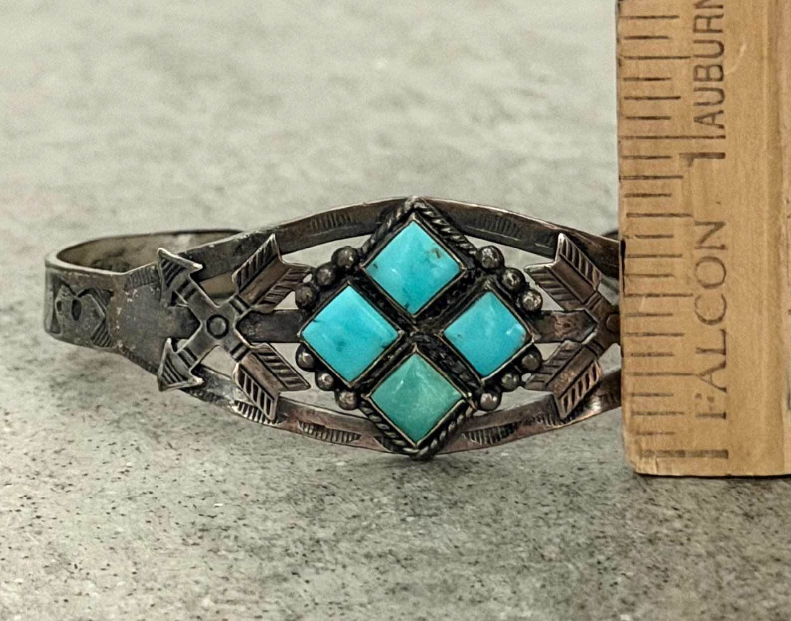 RARE Vintage FRED HARVEY era Navajo CROSSED ARROW Turquoise Sterling Bracelet