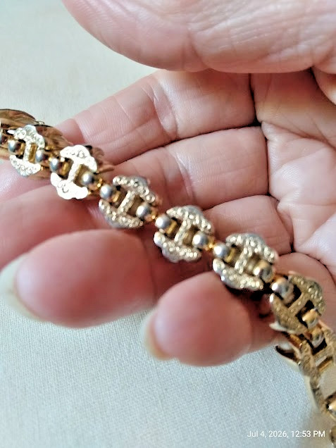 Vintage Gold Tone Faux Pearl Metal Link Bracelet with Fold Over Clasp