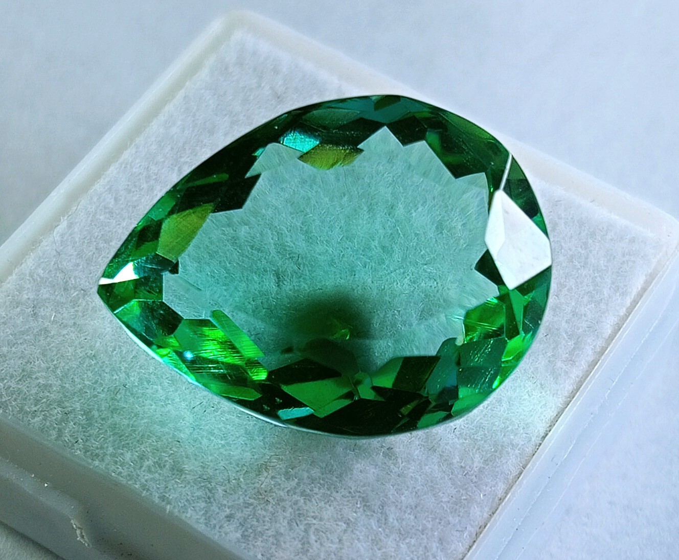 Pear Cut Light Green Topaz Gemstone 18-19Ct Certified Natural Brazilian JP262